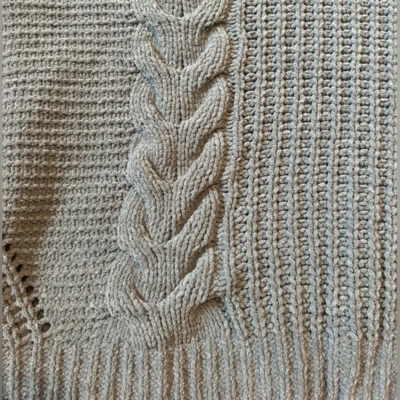 SO Women's Green Cable Knit Sweater - Picture 3 of 4